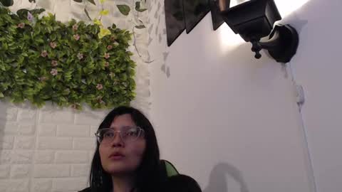 Trixie 3 online show from February 28, 8:50 pm