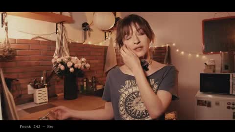 Coraline online show from April 22, 5:54 pm