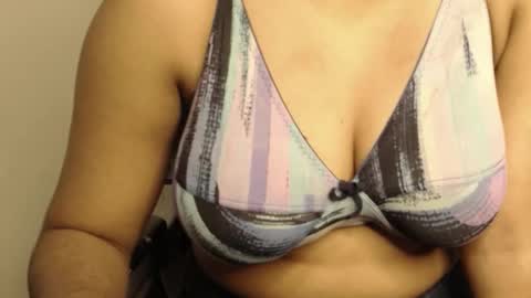 mina online show from November 23, 4:19 pm