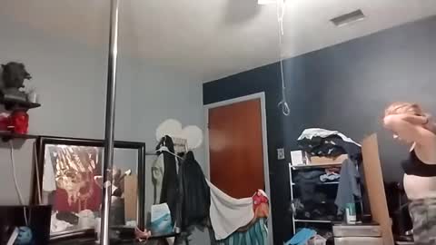 Marie Lynn online show from December 4, 6:00 am