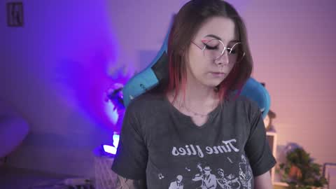 little girl who is always rightLisa online show from January 9, 2:22 am