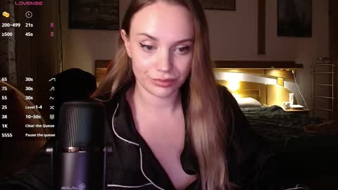 Lana online show from November 11, 8:50 pm