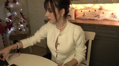 Victoria Maria online show from December 29, 6:49 pm