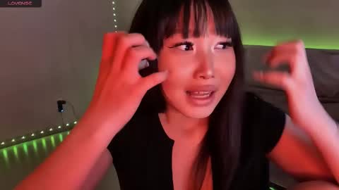 whispersofdarsy online show from February 21, 9:04 pm