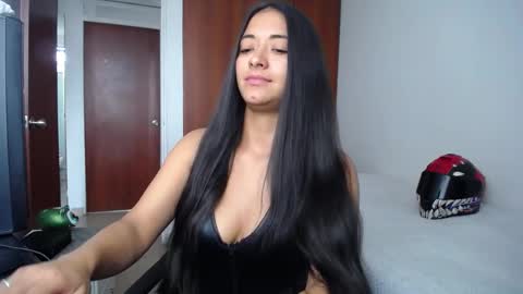 Ilauren online show from March 4, 6:36 pm