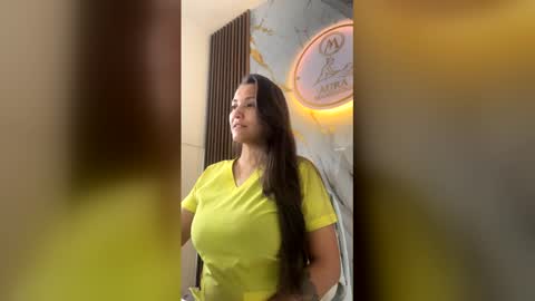 wild_aura online show from April 1, 4:59 pm