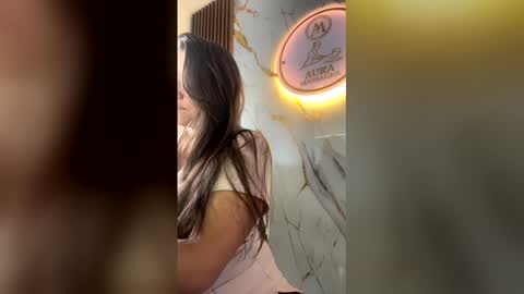 wild_aura online show from April 6, 8:43 pm