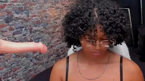 wild_firee_ online show from July 28, 2:13 pm