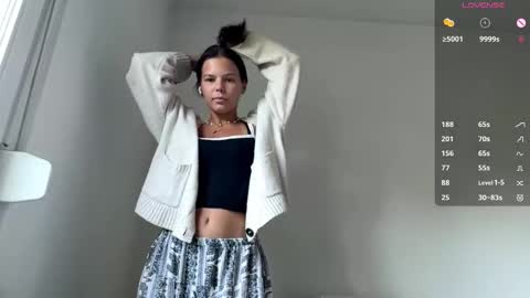 Mia online show from October 1, 7:24 am