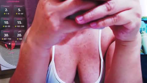 wildhotasianx online show from January 21, 5:49 am