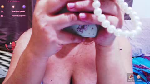 wildhotasianx online show from December 25, 1:51 pm