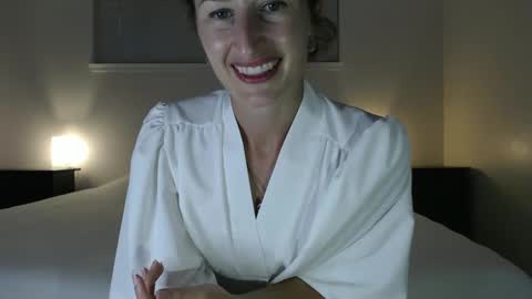 WildRose L - check my Pinned tweet if you dont see me online within 5 minutes after Ive sent email notifications online show from September 24, 2:10 am