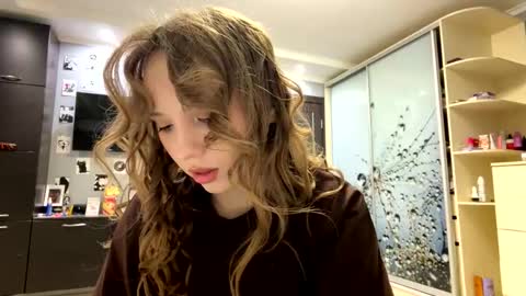 Olivia online show from February 25, 3:43 pm