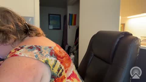 willowwarmth online show from August 3, 5:29 pm
