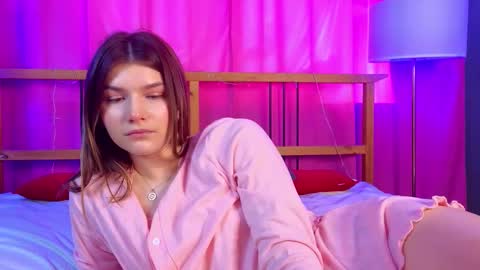 Vicki3 online show from March 19, 7:13 am