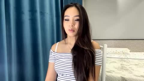 Amina online show from November 13, 2:49 pm