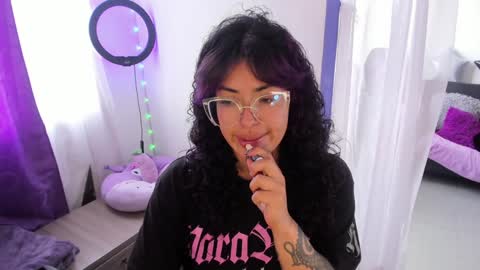     Luna Violeta  A r t i s t  online show from January 4, 8:59 pm