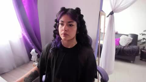     Luna Violeta  A r t i s t  online show from October 1, 4:01 pm