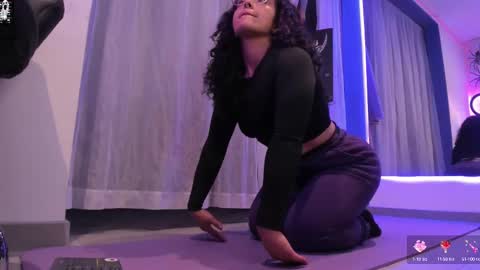     Luna Violeta  A r t i s t  online show from March 7, 3:19 am