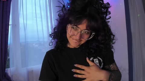     Luna Violeta  A r t i s t  online show from January 3, 10:51 pm