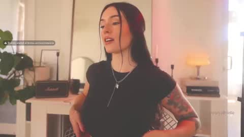 Brielle online show from January 23, 9:29 pm