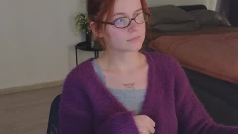 Rebecy online show from November 4, 1:49 pm