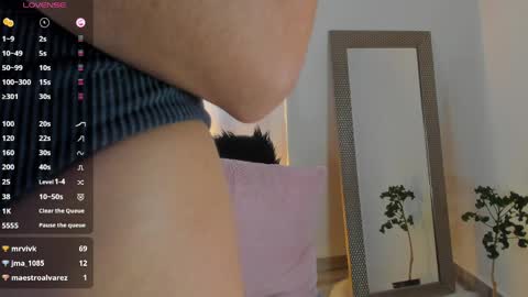 xena_bush online show from March 28, 11:10 am