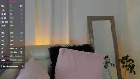 xena_bush online show from April 10, 8:20 am