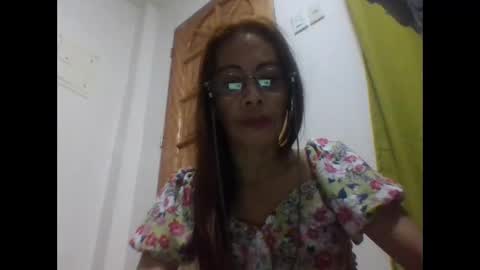 xhotskinny69x online show from February 18, 10:36 am