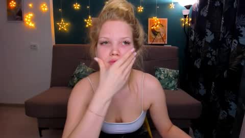 Chloe online show from February 2, 2:34 pm