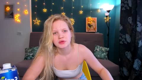 Chloe online show from February 22, 8:29 am