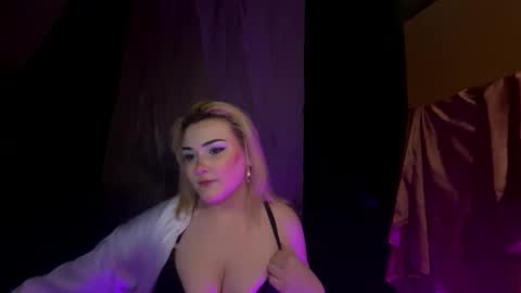 xluna_xxx online show from June 4, 6:51 am
