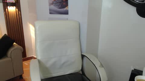 lunna online show from October 1, 7:41 pm