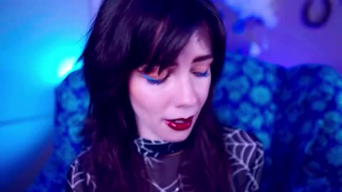 Bella Bondai online show from October 26, 7:04 am