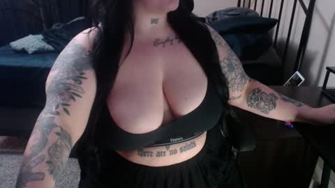 xorileyschembri online show from January 22, 2:04 am