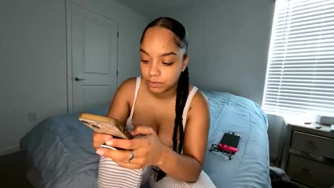 xStarGazingx online show from February 18, 6:28 pm