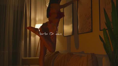 Molly online show from November 10, 9:59 am