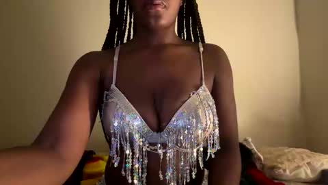 xxxcremee online show from February 5, 6:27 am