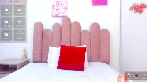 yara10_ online show from June 3, 2:33 pm