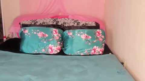 Yasmina online show from February 3, 5:40 am