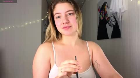 Yasyaa  online show from January 9, 3:15 am