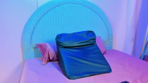 yeika_foxy online show from April 19, 11:43 am