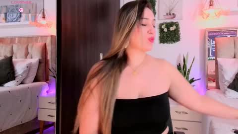 yellow_lily online show from March 23, 5:52 pm