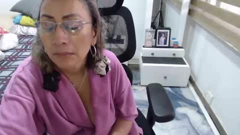 jessy online show from April 4, 10:08 pm