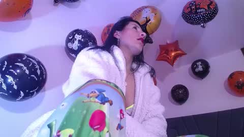 Yiny online show from October 13, 7:33 am