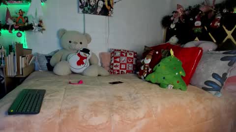 lucy online show from December 17, 4:49 am