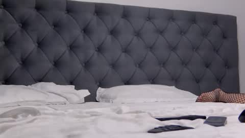 ynnasquirt online show from February 14, 8:22 pm