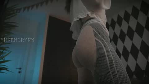 ynnenbrynn online show from February 21, 7:33 am