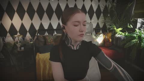 ynnenbrynn online show from March 10, 4:49 am