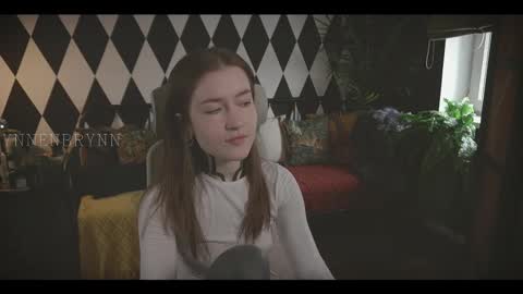 ynnenbrynn online show from March 7, 3:51 am